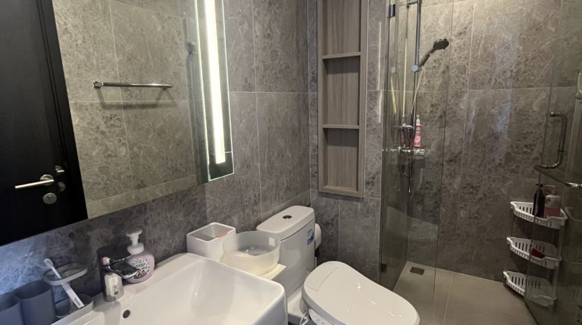 Two bed condo Ari Bangkok - Bathroom