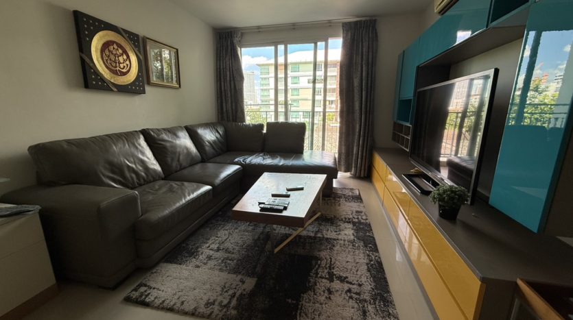 Condo for rent in Ari, Bangkok - Living Room
