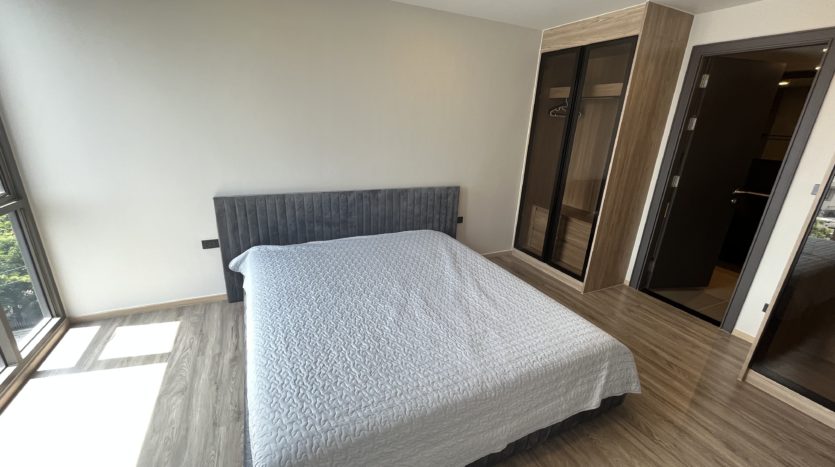 Condo for rent in Ari - Master bedroom 